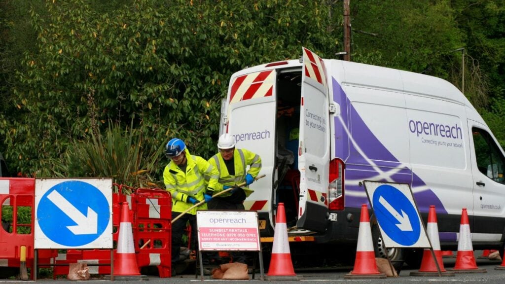 Openreach engineers at Bickleigh